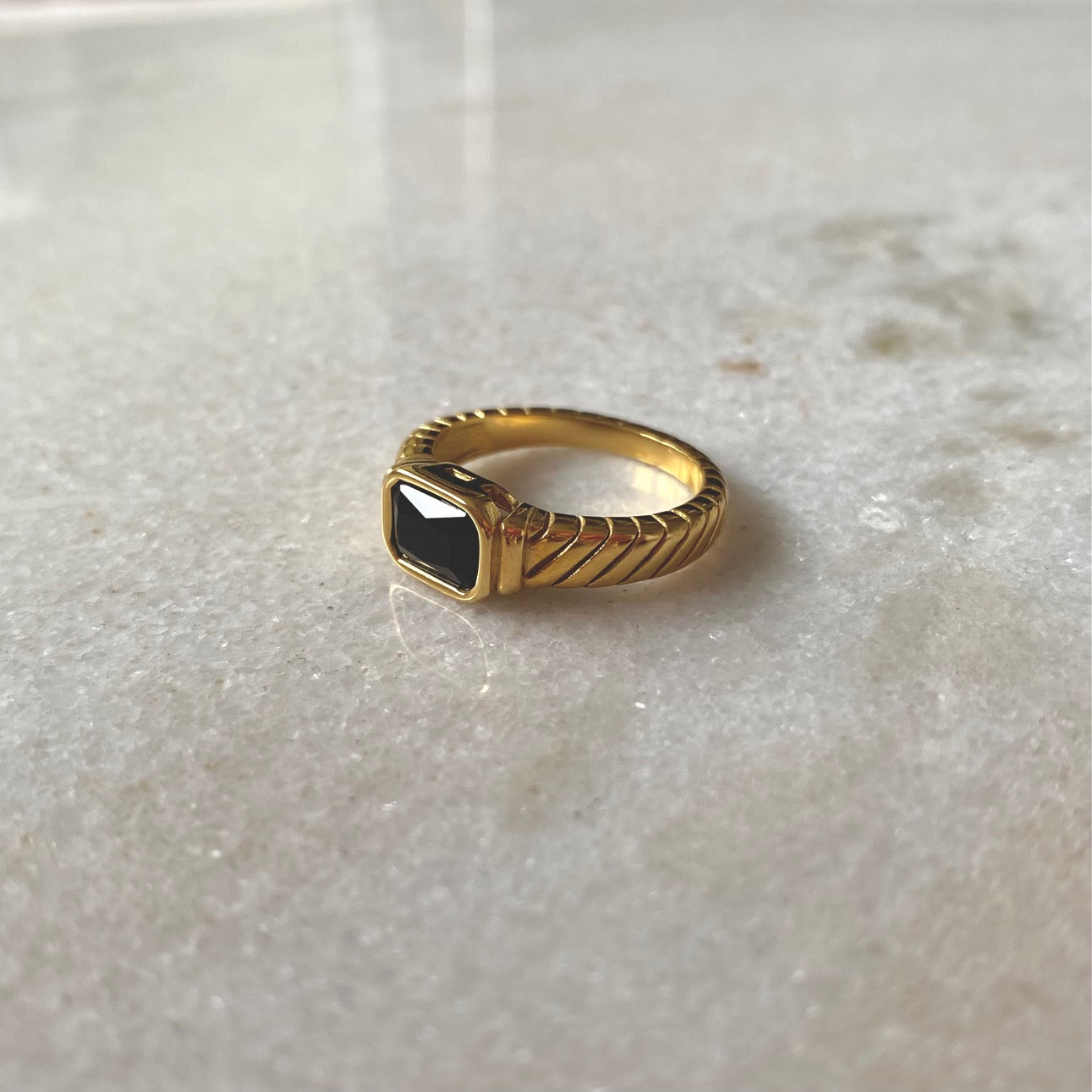 Lucia Ring Black