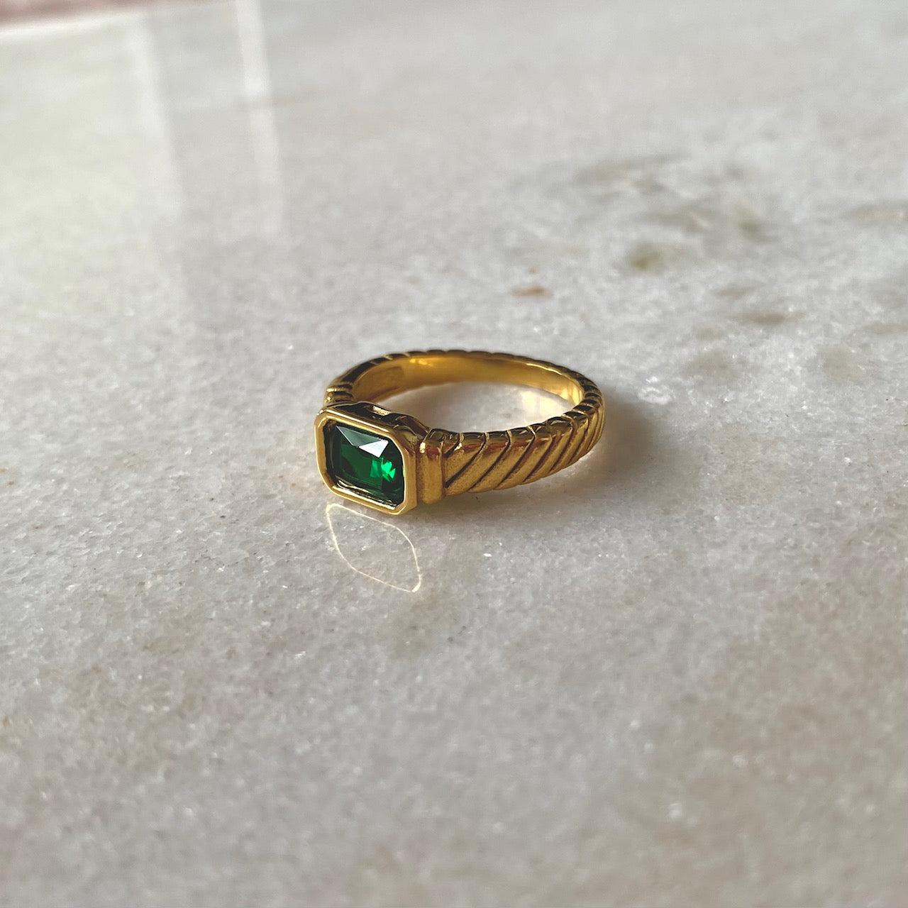 Lucia Ring Green