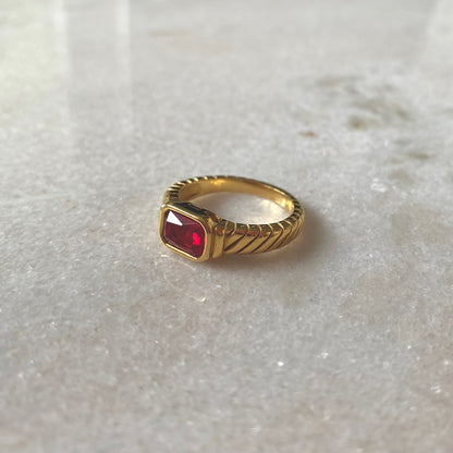 Lucia Ring Red